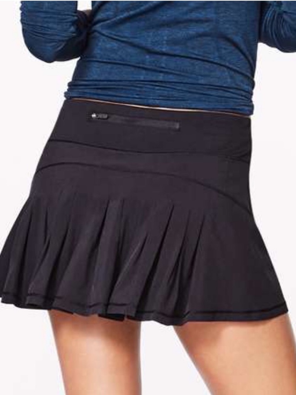 LuLulemon Circuit Breaker Skirt Size 8